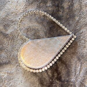 FN Silver Rhinestone Heart Clutch 😍